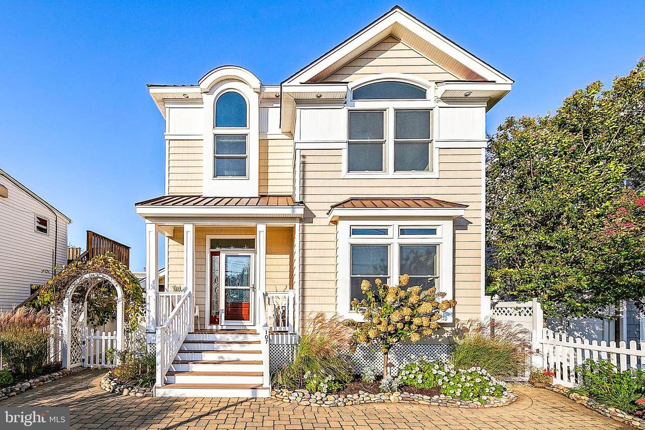 107 27TH Street - Photo 1
