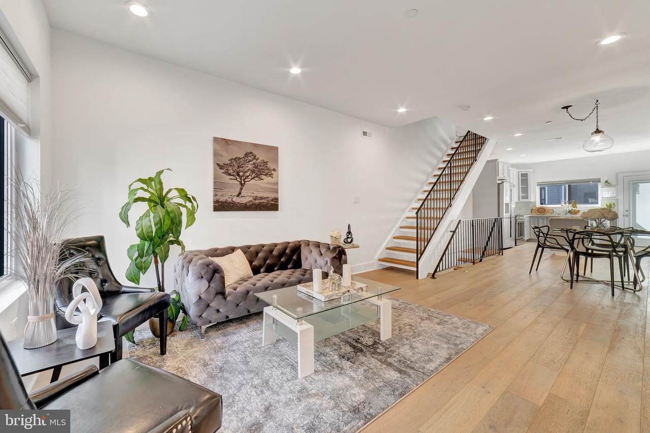750 Chadwick Street - Photo 1