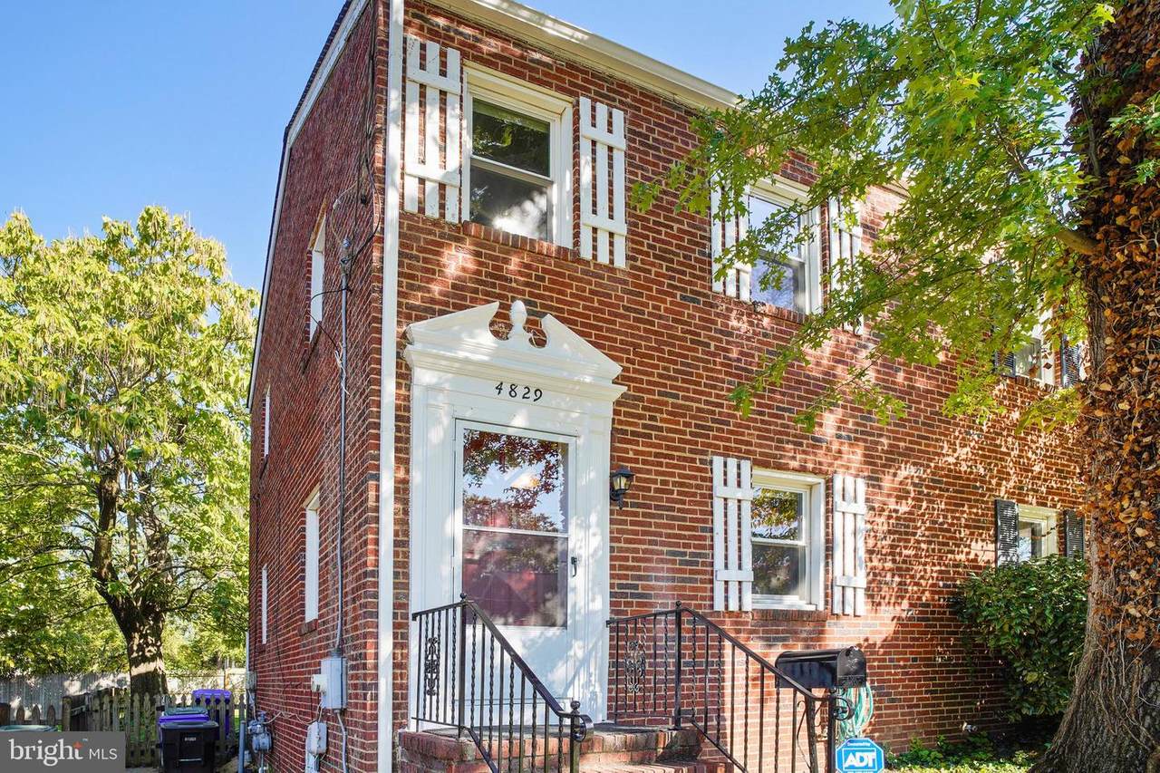 4829 9TH Street - Photo 1