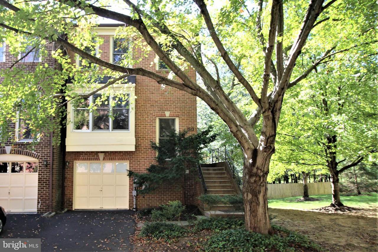 1513 Templeton Place - Photo 1