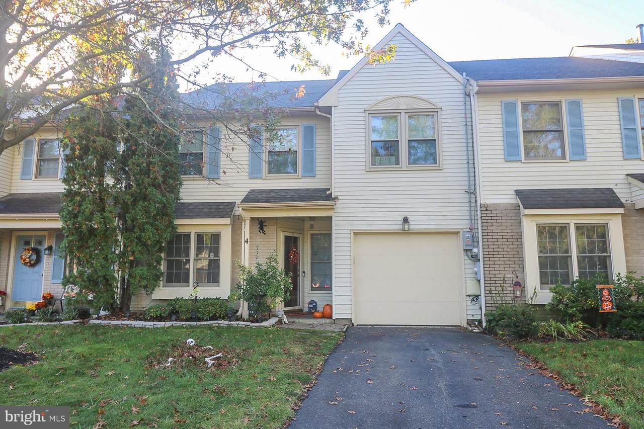 4 Dorset Drive - Photo 1