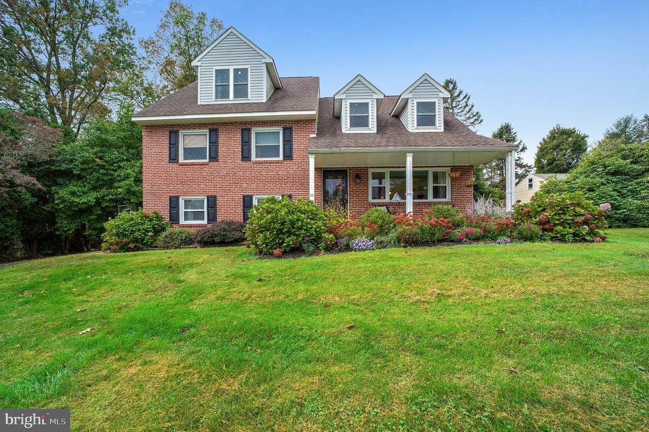 8 Vernon Lane - Photo 1