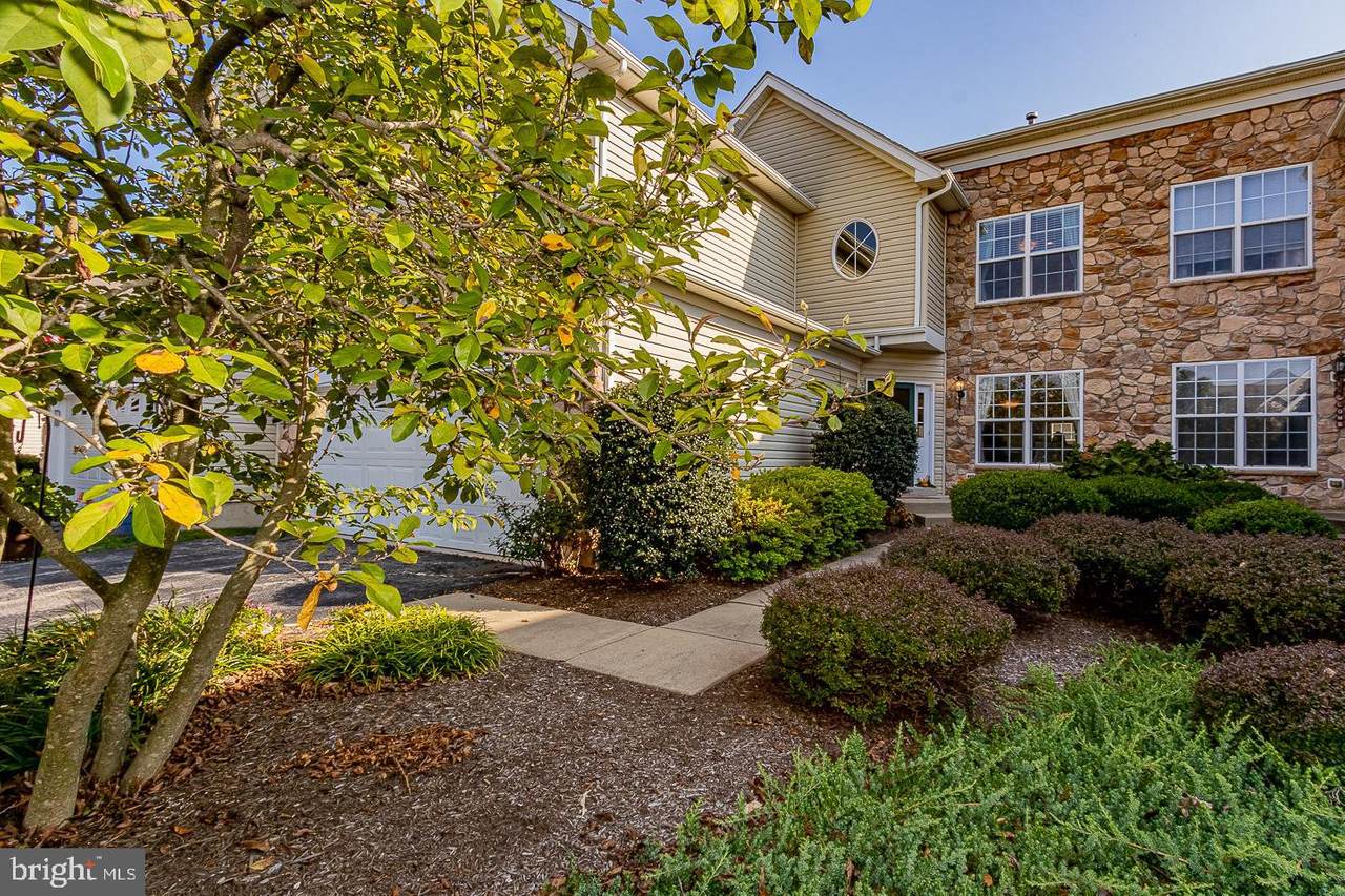 228 Silverbell Court - Photo 1
