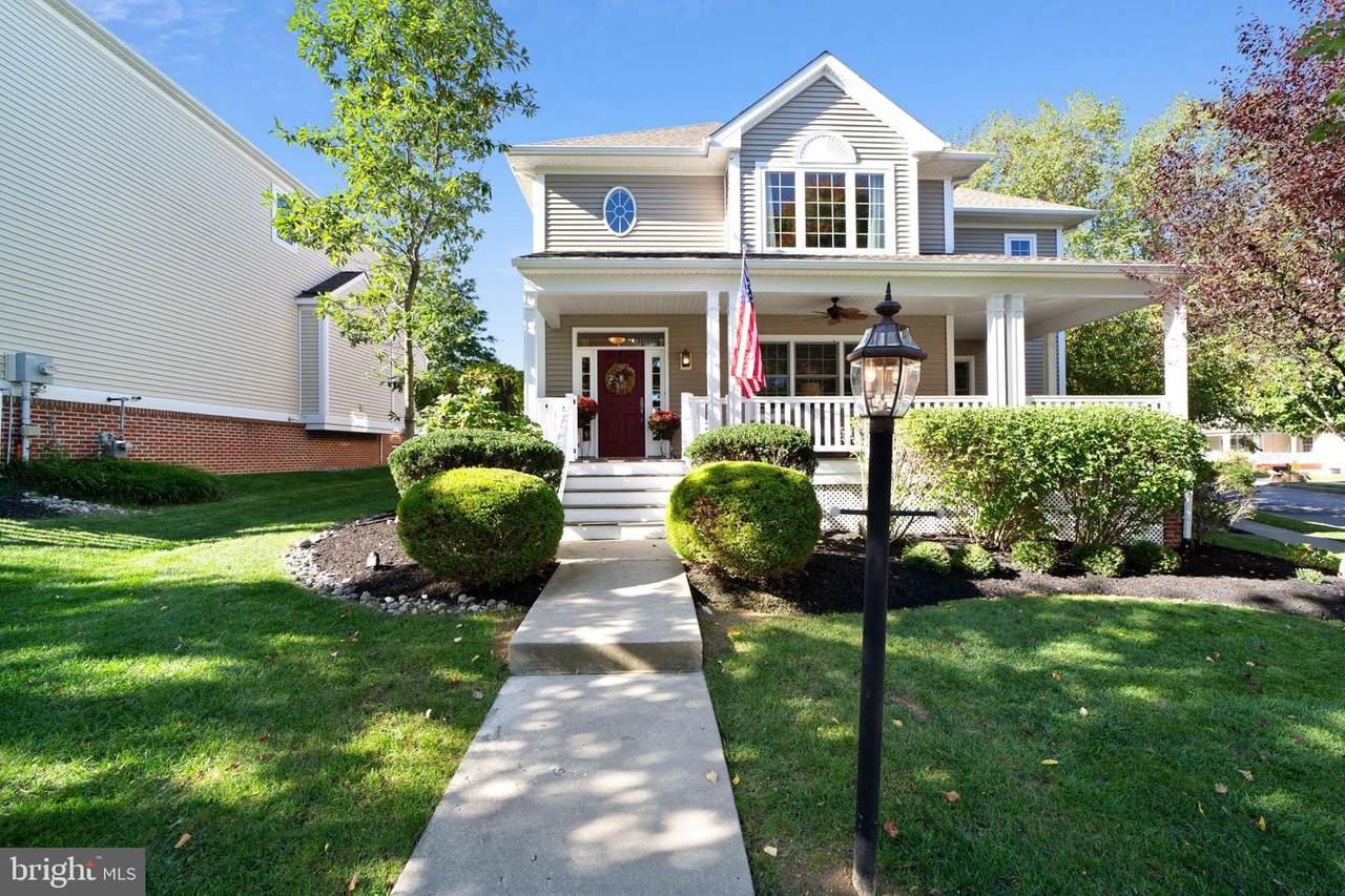 800 Rosewood Drive - Photo 1