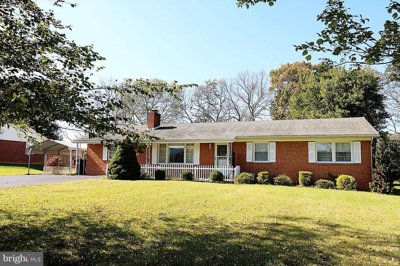 312 Dawn Avenue - Photo 1