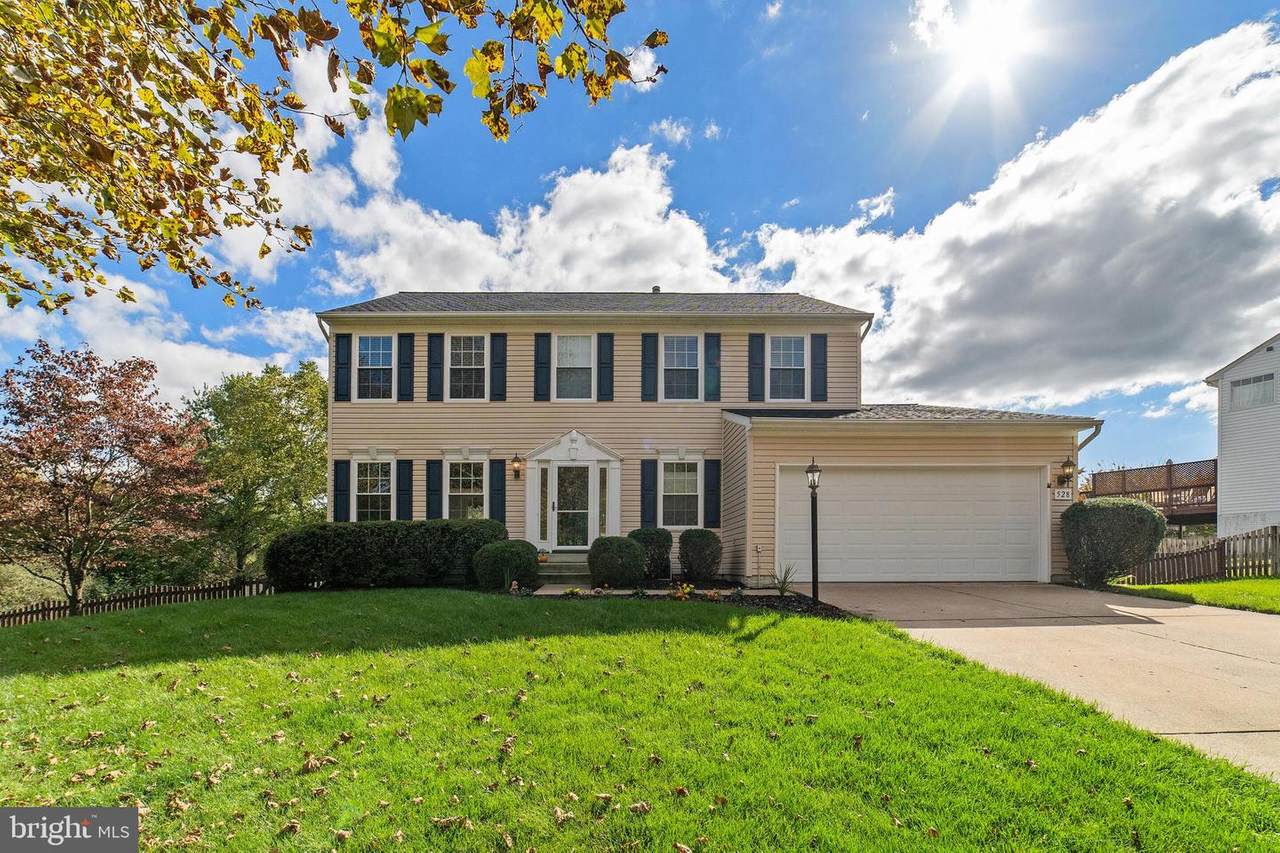 528 Canterbury Circle - Photo 1