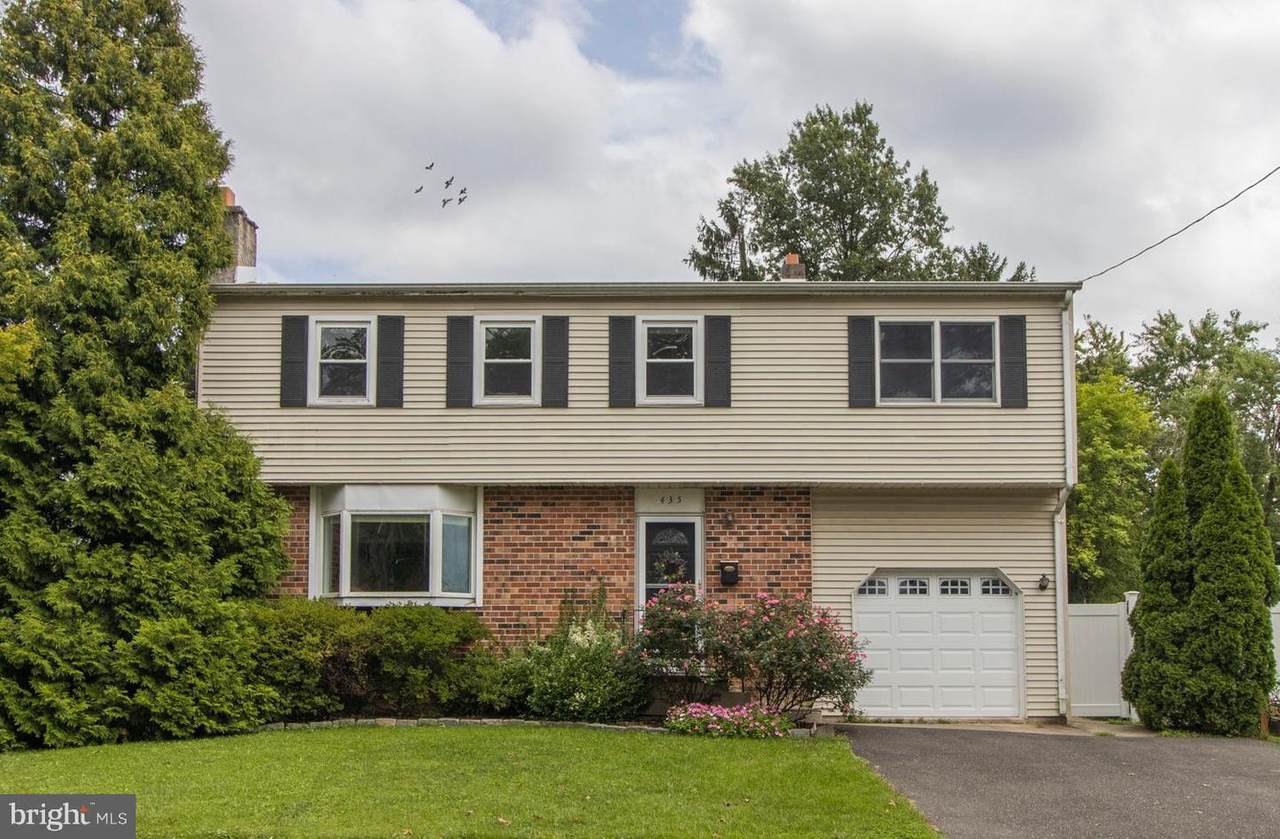 435 Hamel Avenue - Photo 1