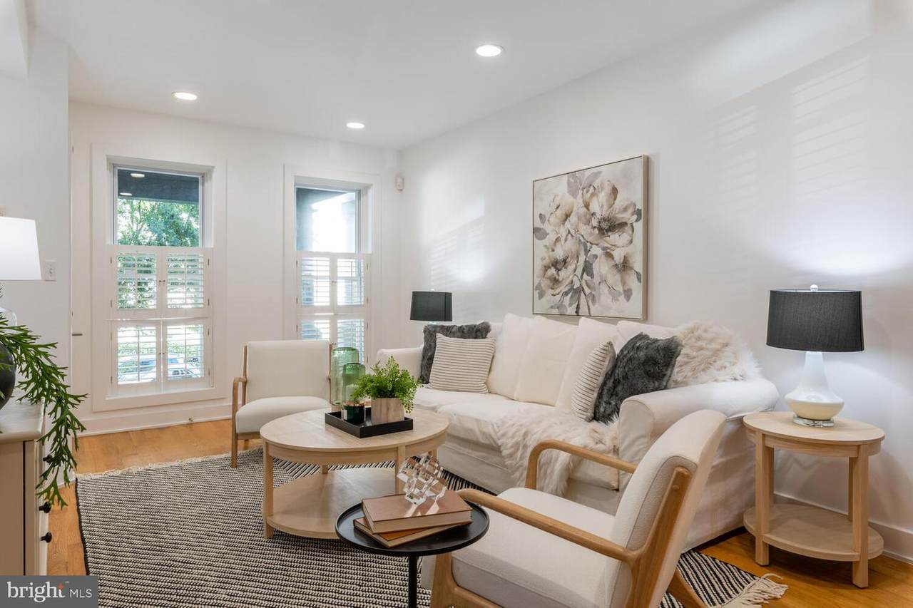 1118 Monroe Street - Photo 1
