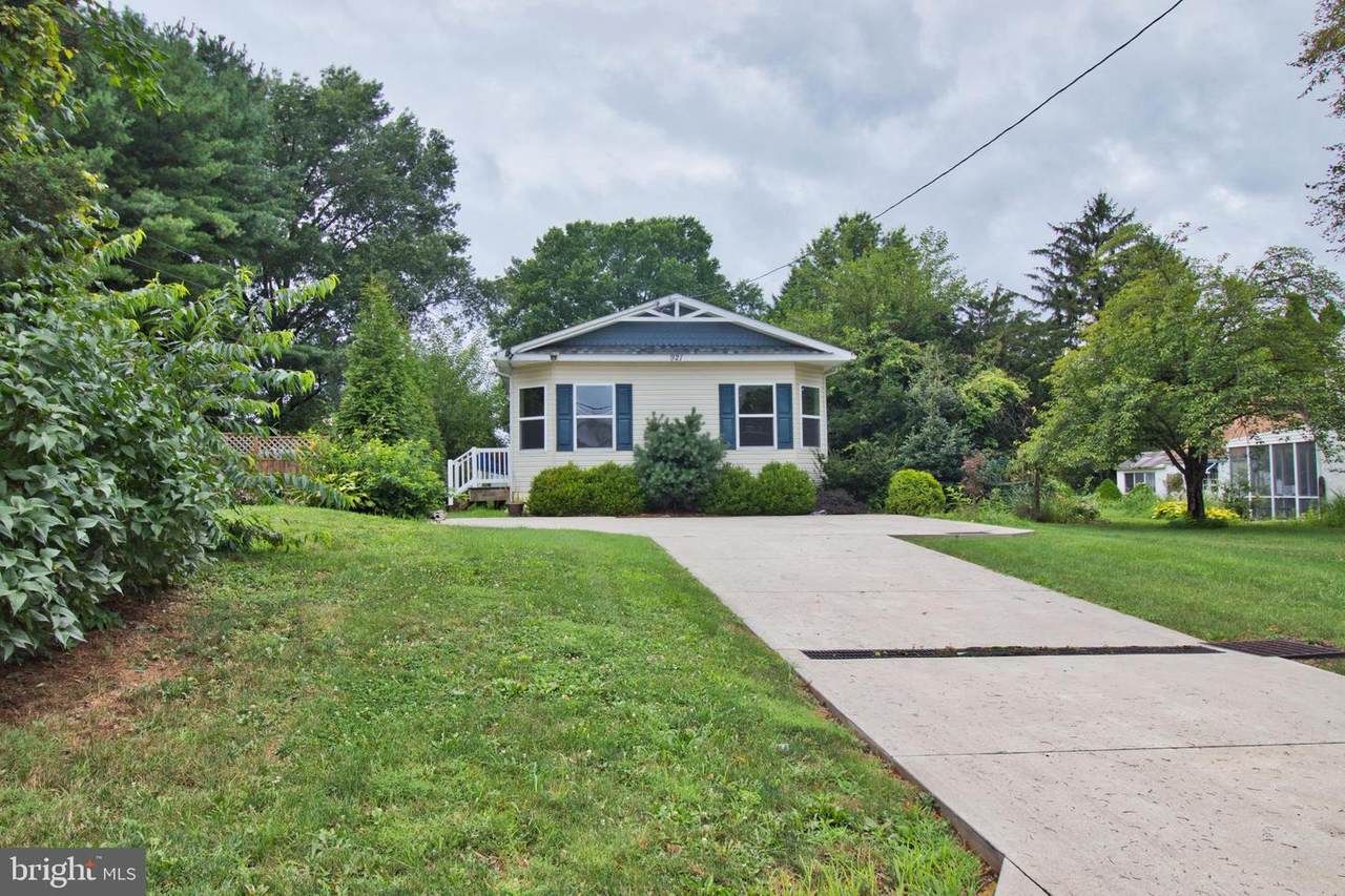 921 Main Street - Photo 1