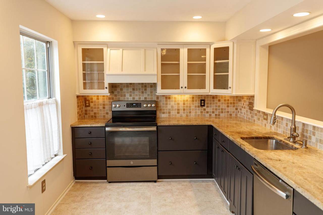 10302 Bridgetown Place - Photo 1