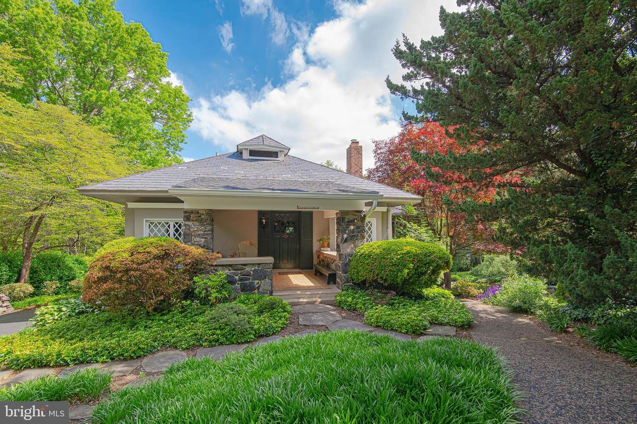 1506 Berwick Road - Photo 1