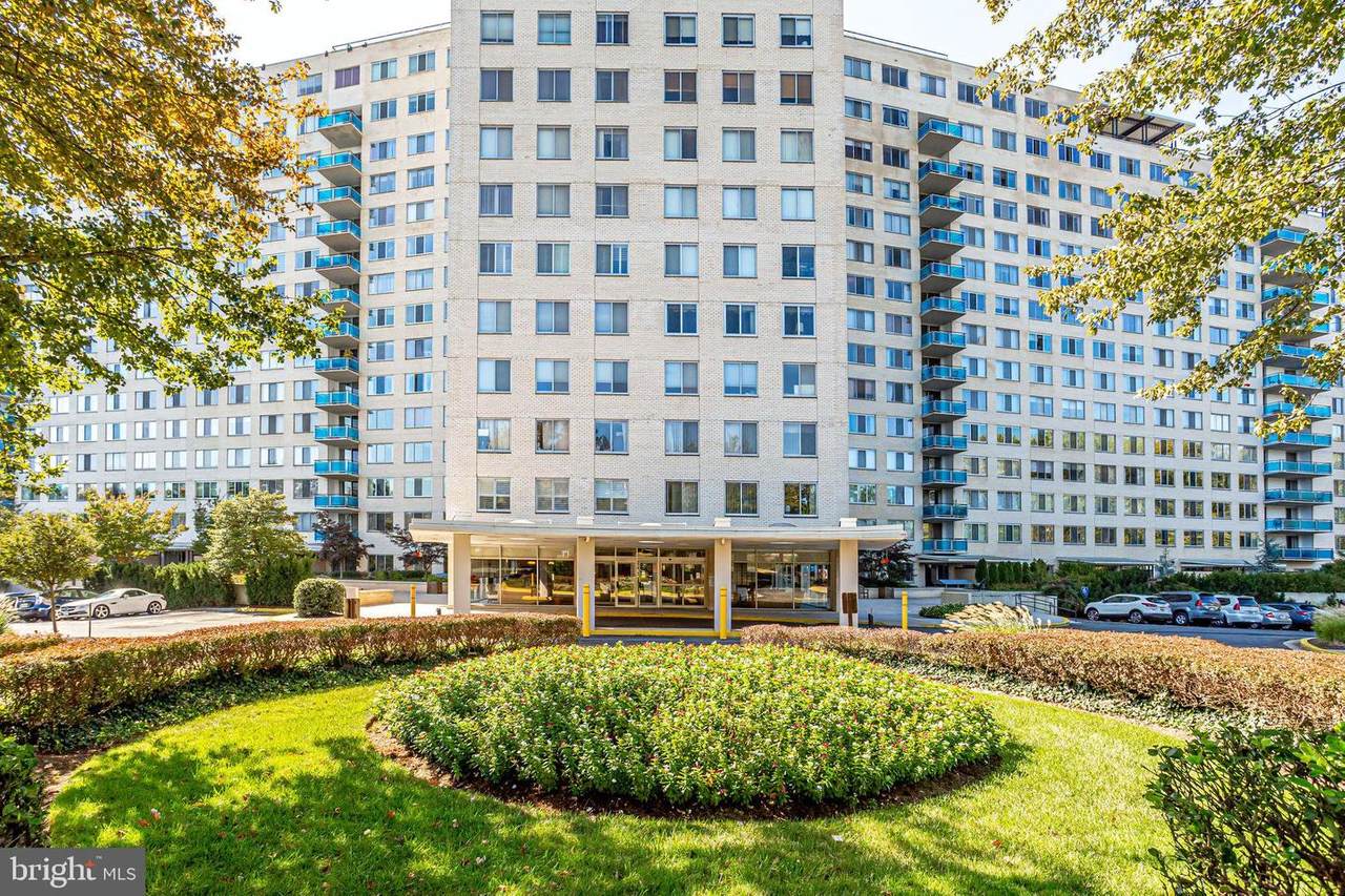 10500 Rockville Pike - Photo 1