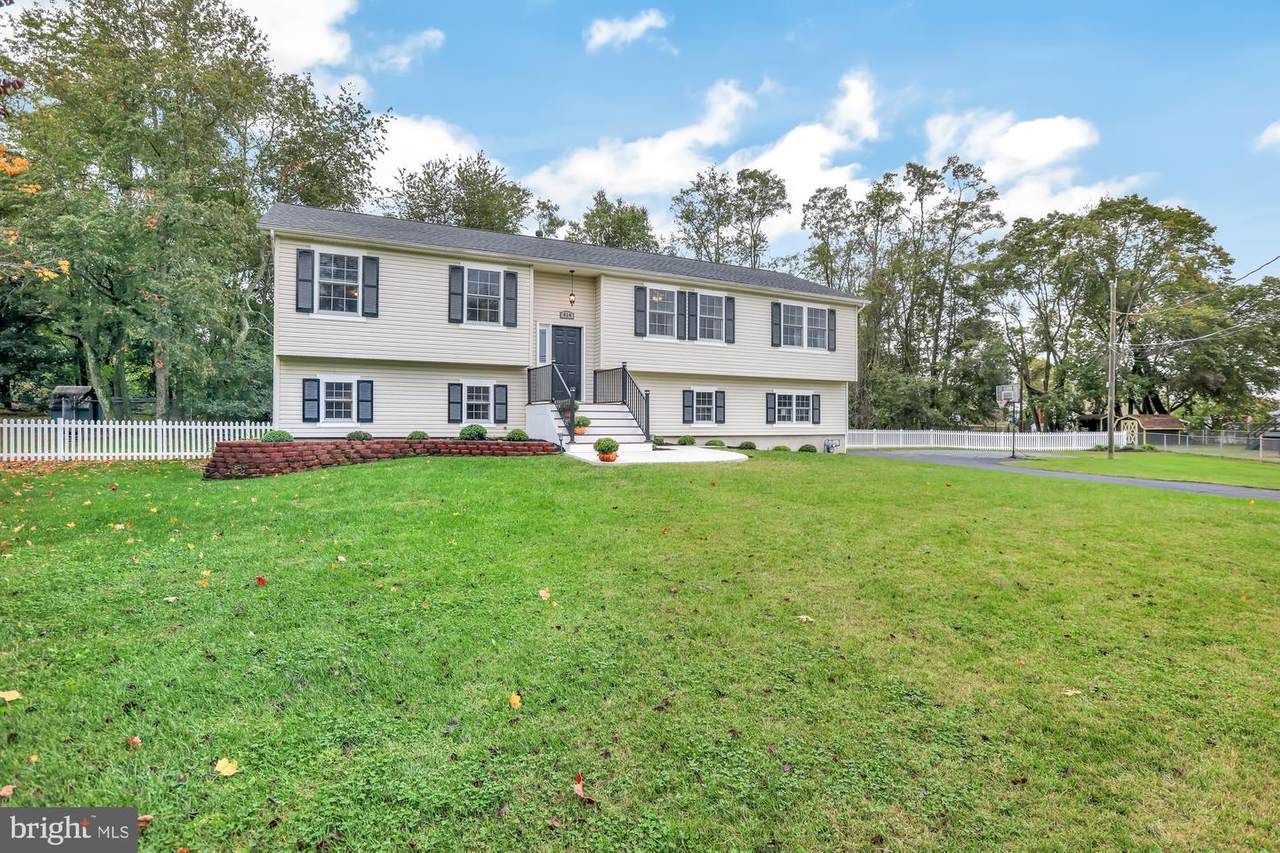 414 Lewistown Road - Photo 1