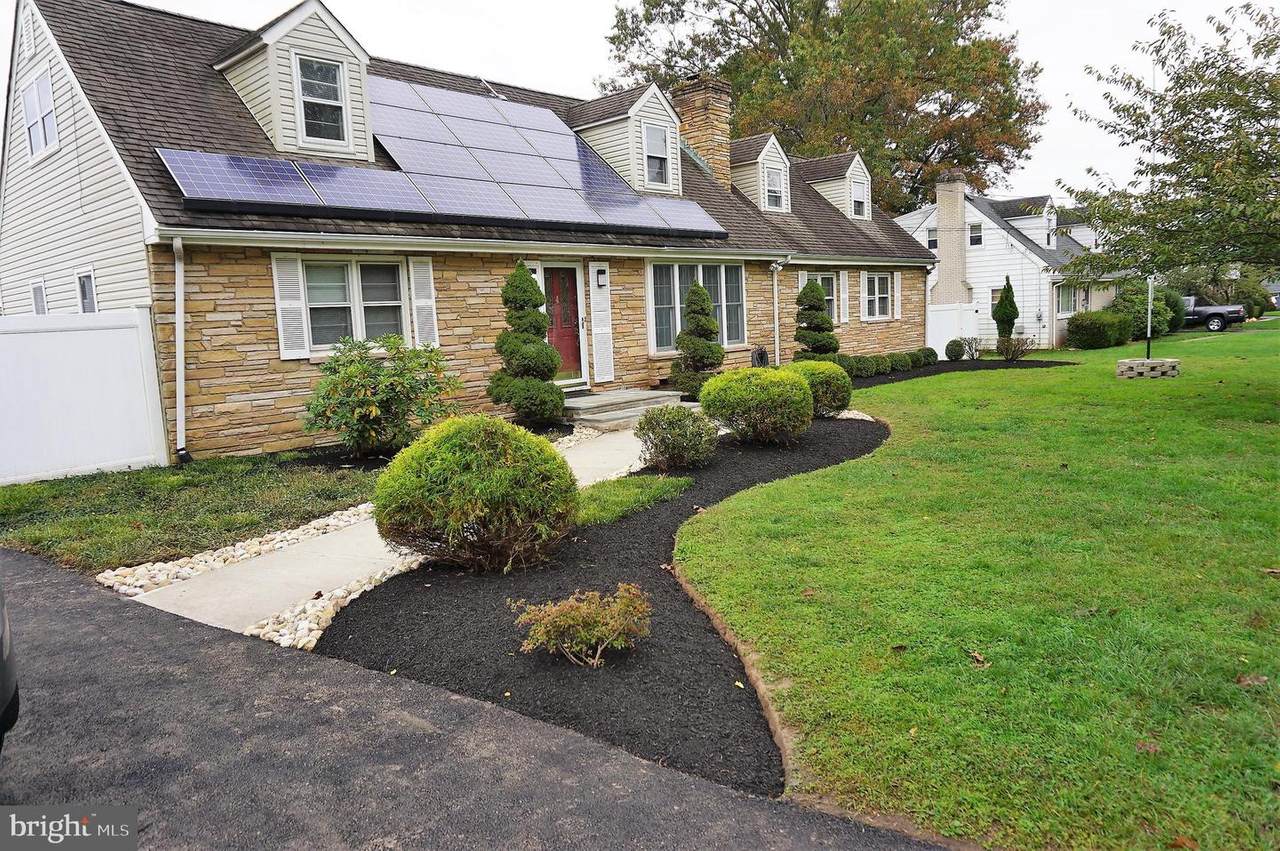 4 Manor Drive - Photo 1