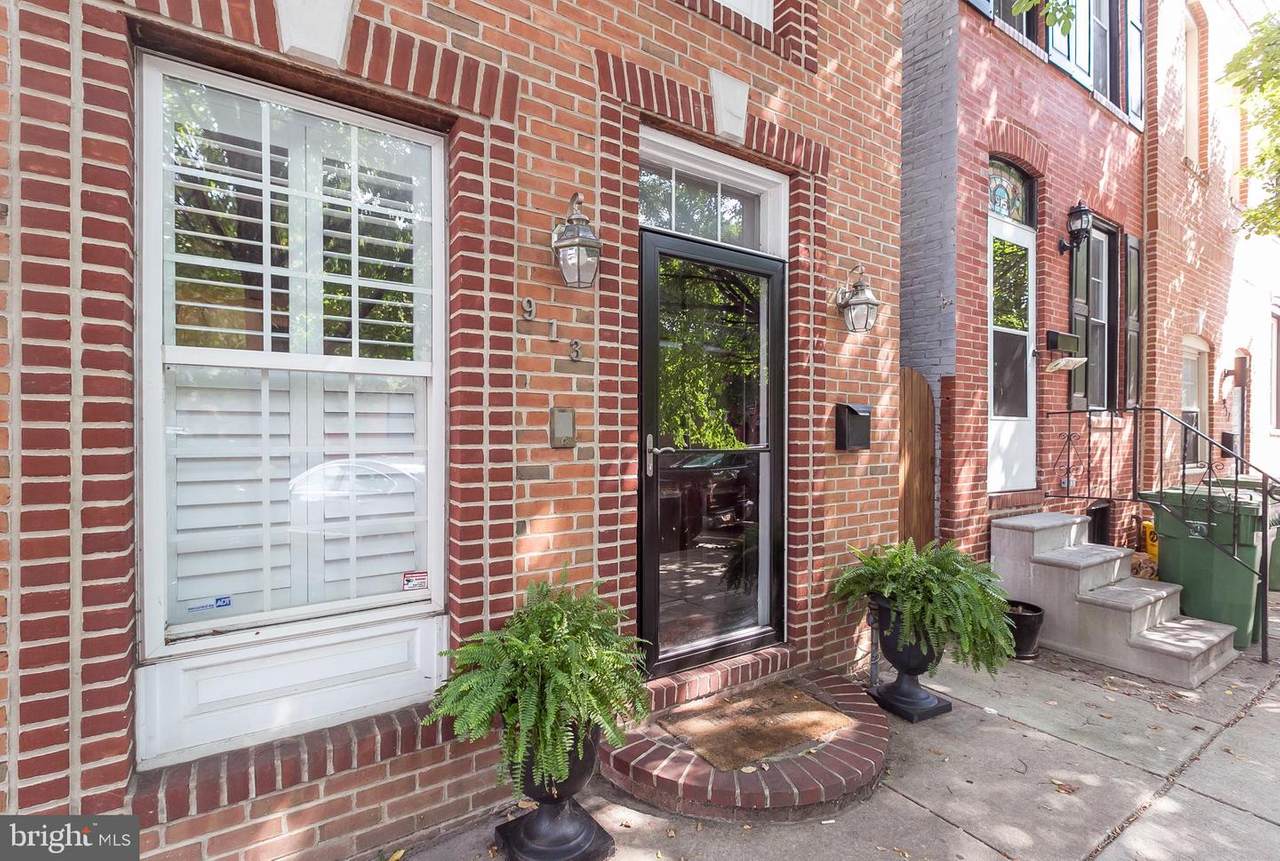 913 Kenwood Avenue - Photo 1