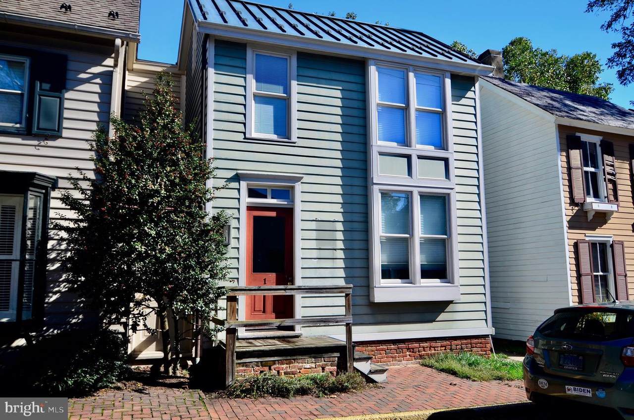 104 Church Alley - Photo 1