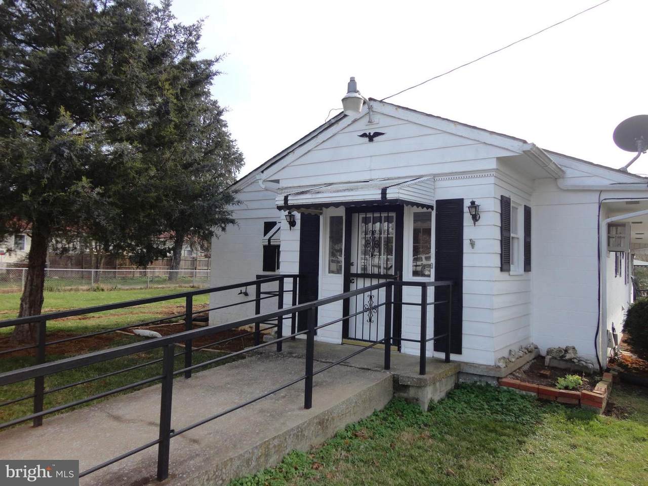 612 Preston Street - Photo 1
