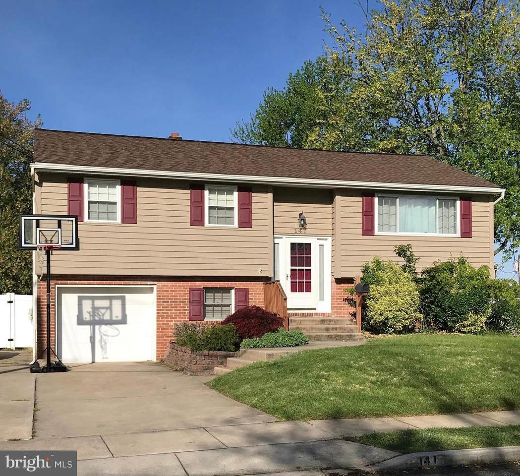 141 Cambridge Avenue - Photo 1