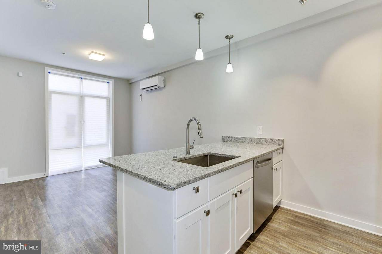 1615 Gales Street - Photo 1