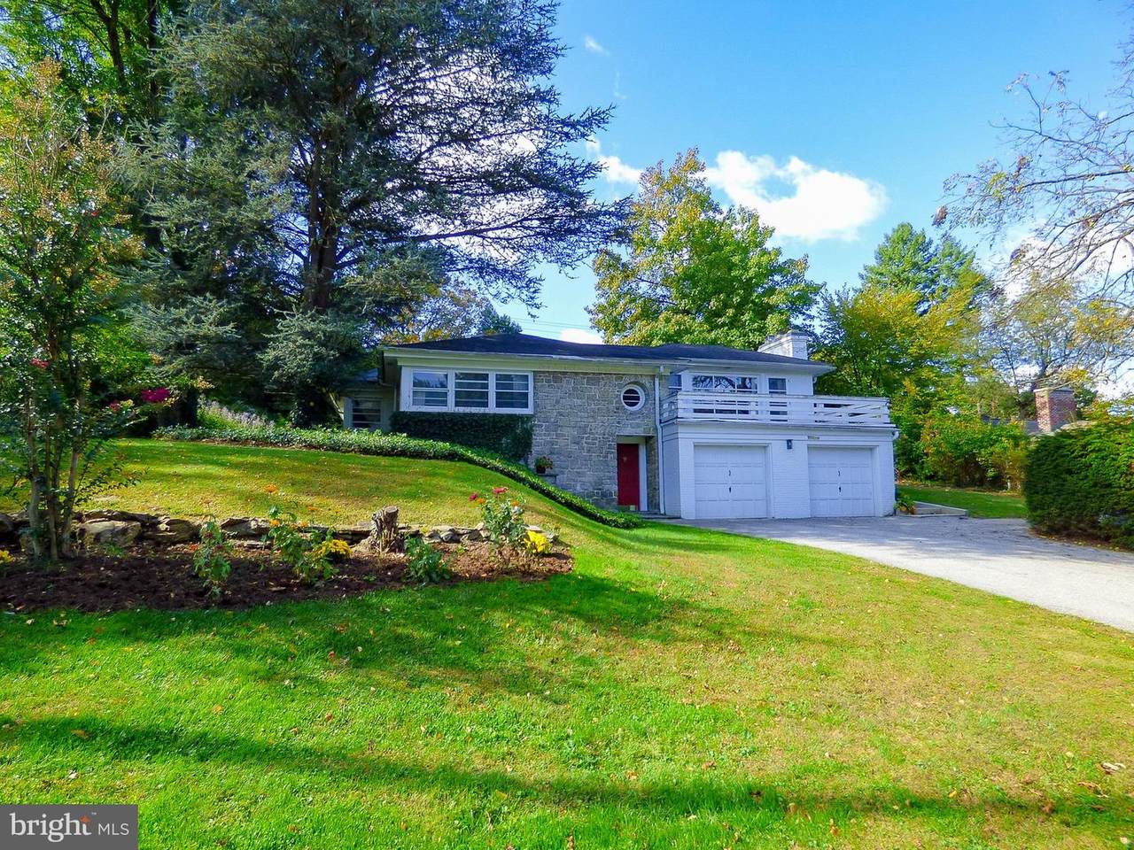 1366 Sleepyhollow Road - Photo 1