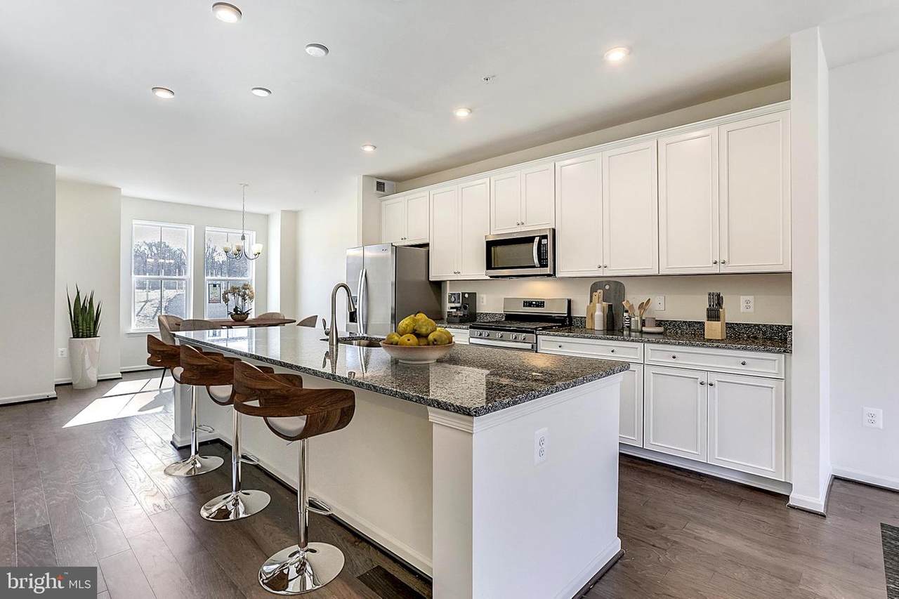 1811 Iris Lane - Photo 1