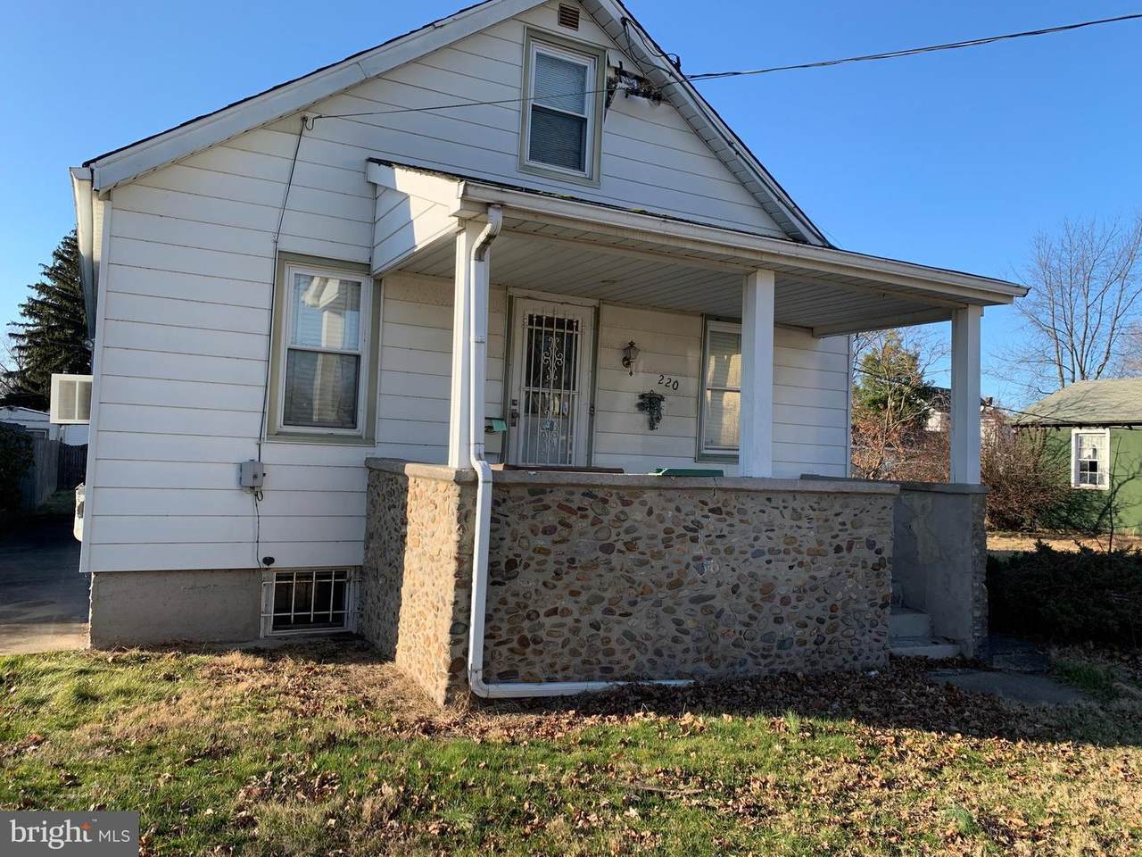 220 Anderson Avenue - Photo 1