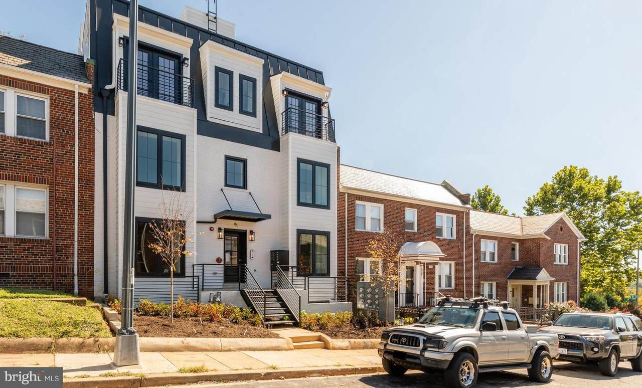 1011 18TH Street - Photo 1
