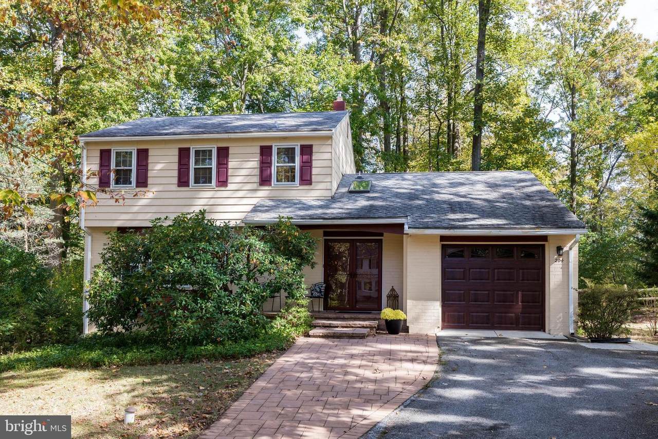 204 Kent Drive - Photo 1