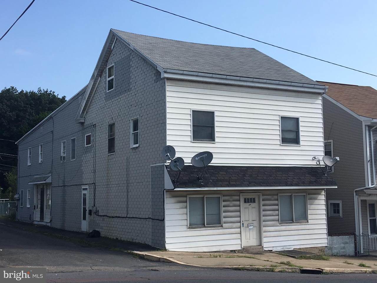 1539 Centre Street - Photo 1