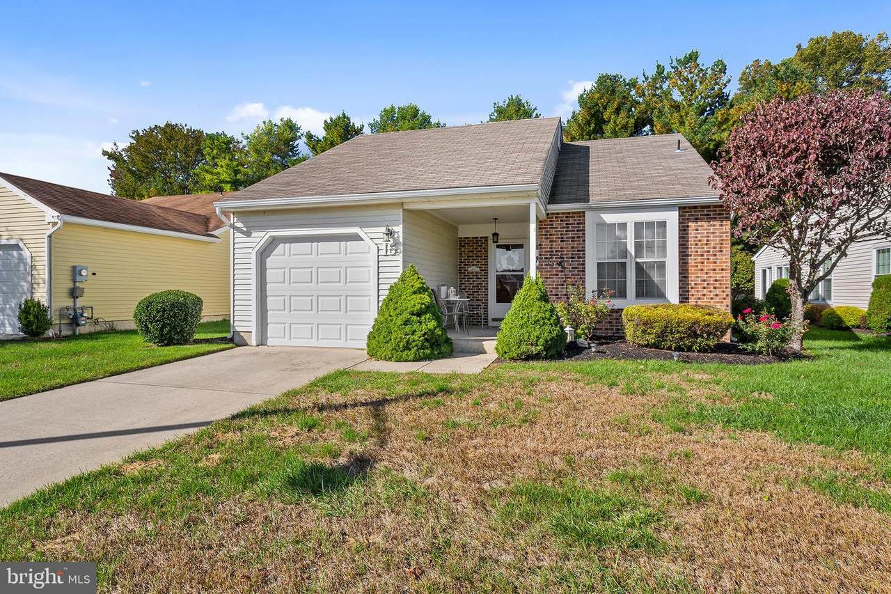 15 Fairfax Drive - Photo 1