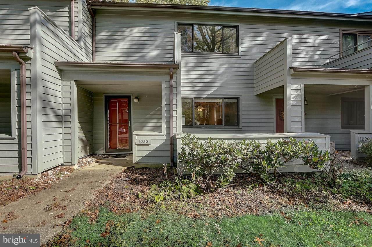 1022 Cedar Ridge Court - Photo 1