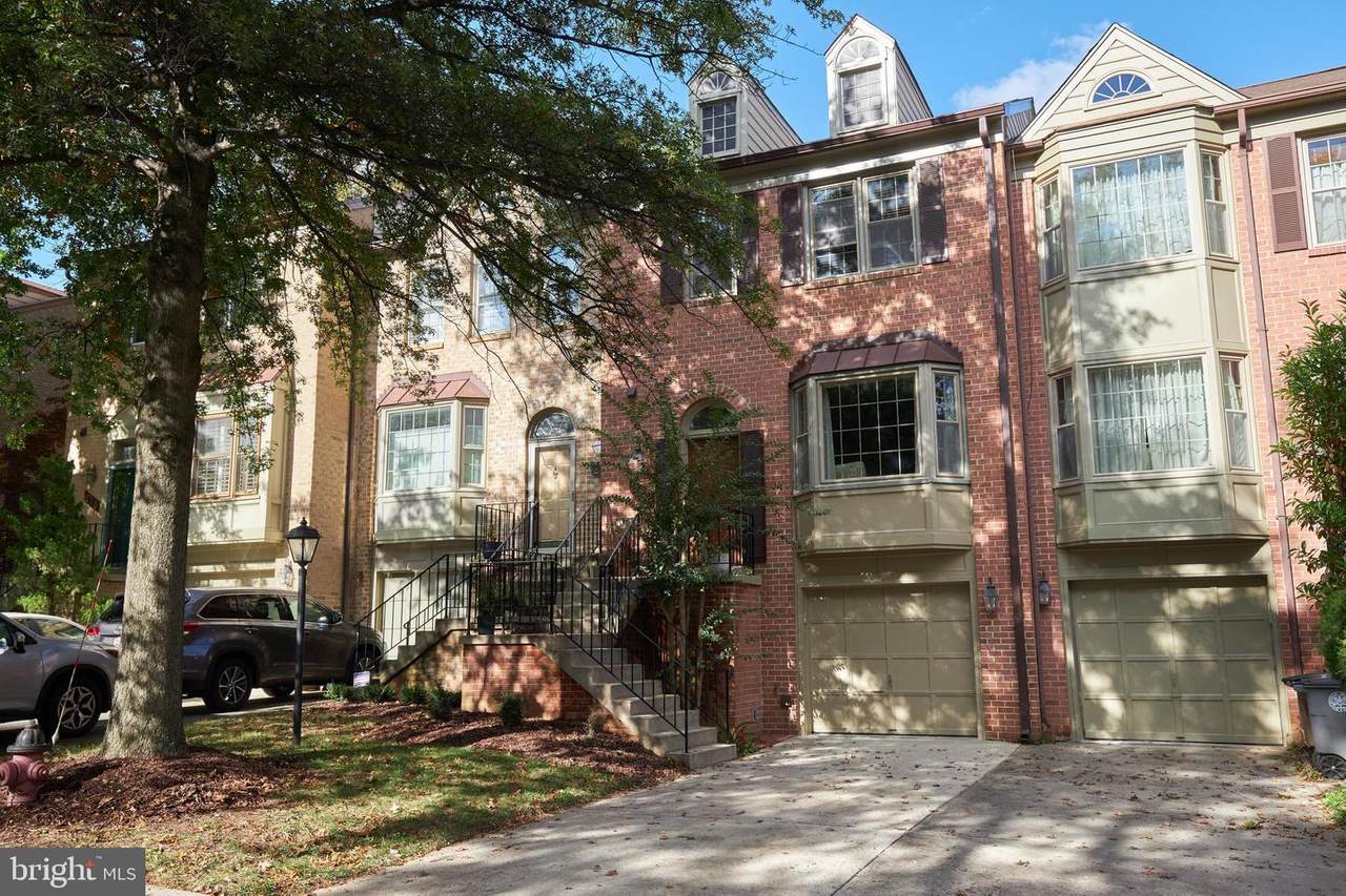 222 Lynn Manor Drive - Photo 1