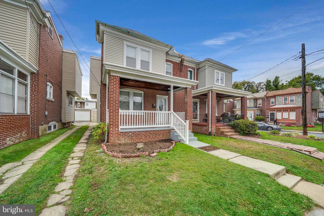 320 35TH Street - Photo 1