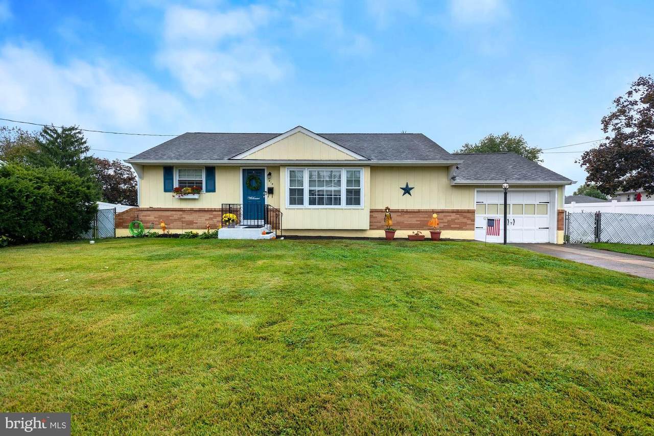 414 Plantation Drive - Photo 1