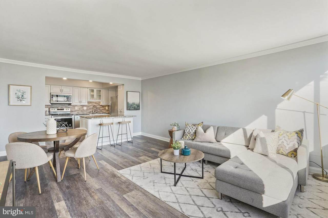 1325 18TH Street - Photo 1