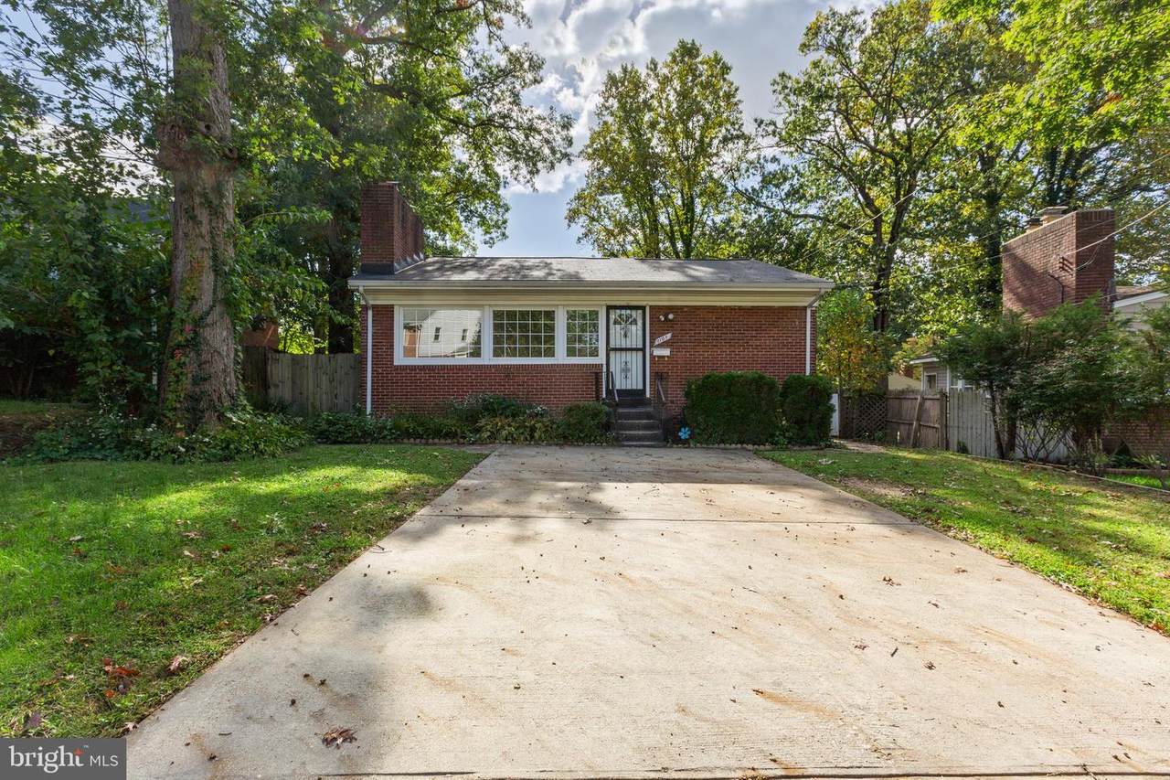 1107 Holton Lane - Photo 1