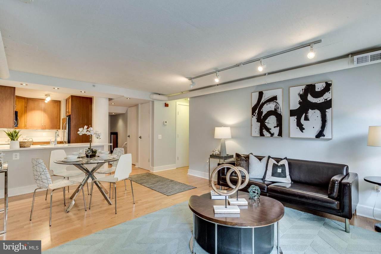 809 6TH Street - Photo 1