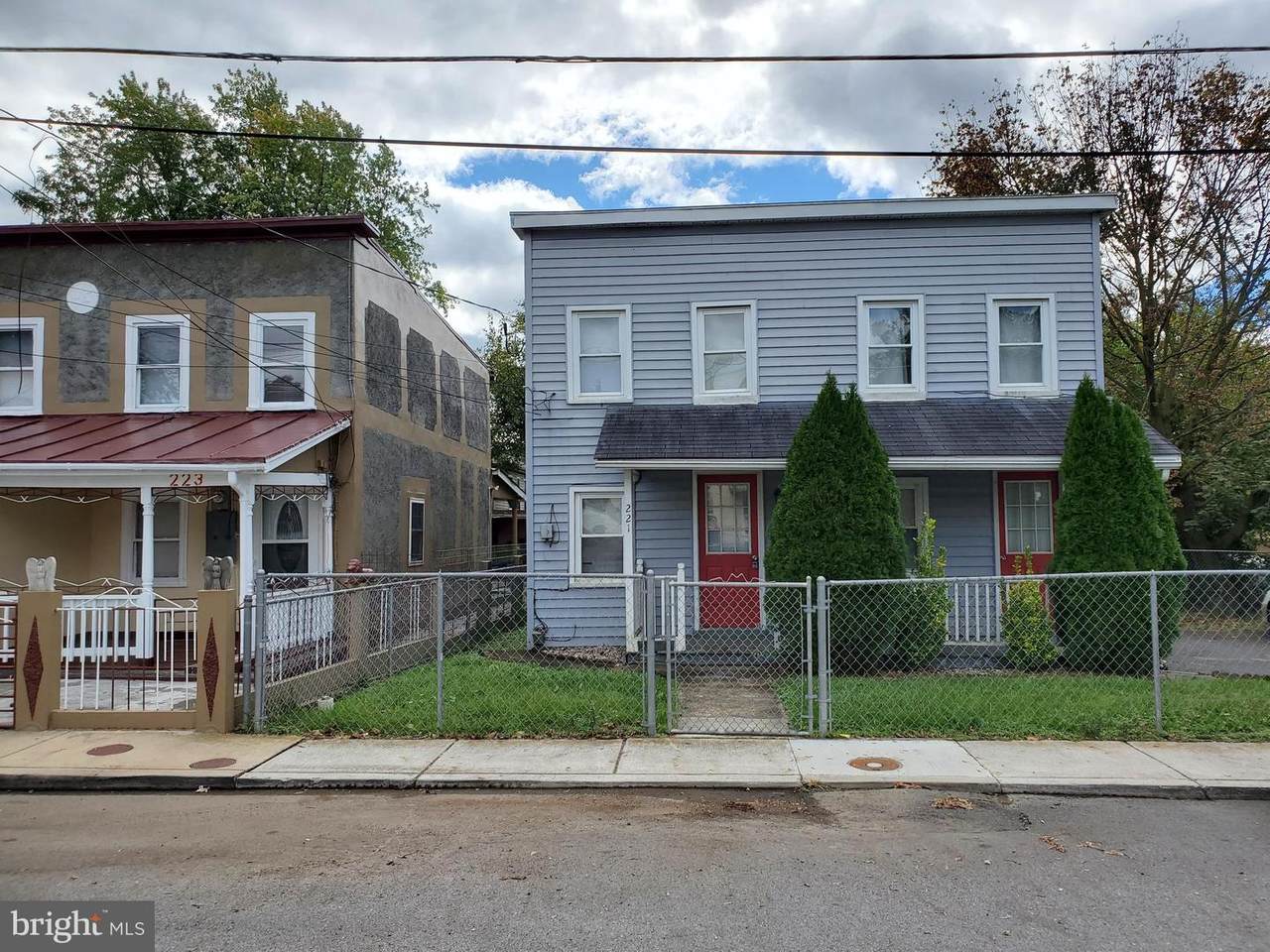 221 Kern Street - Photo 1