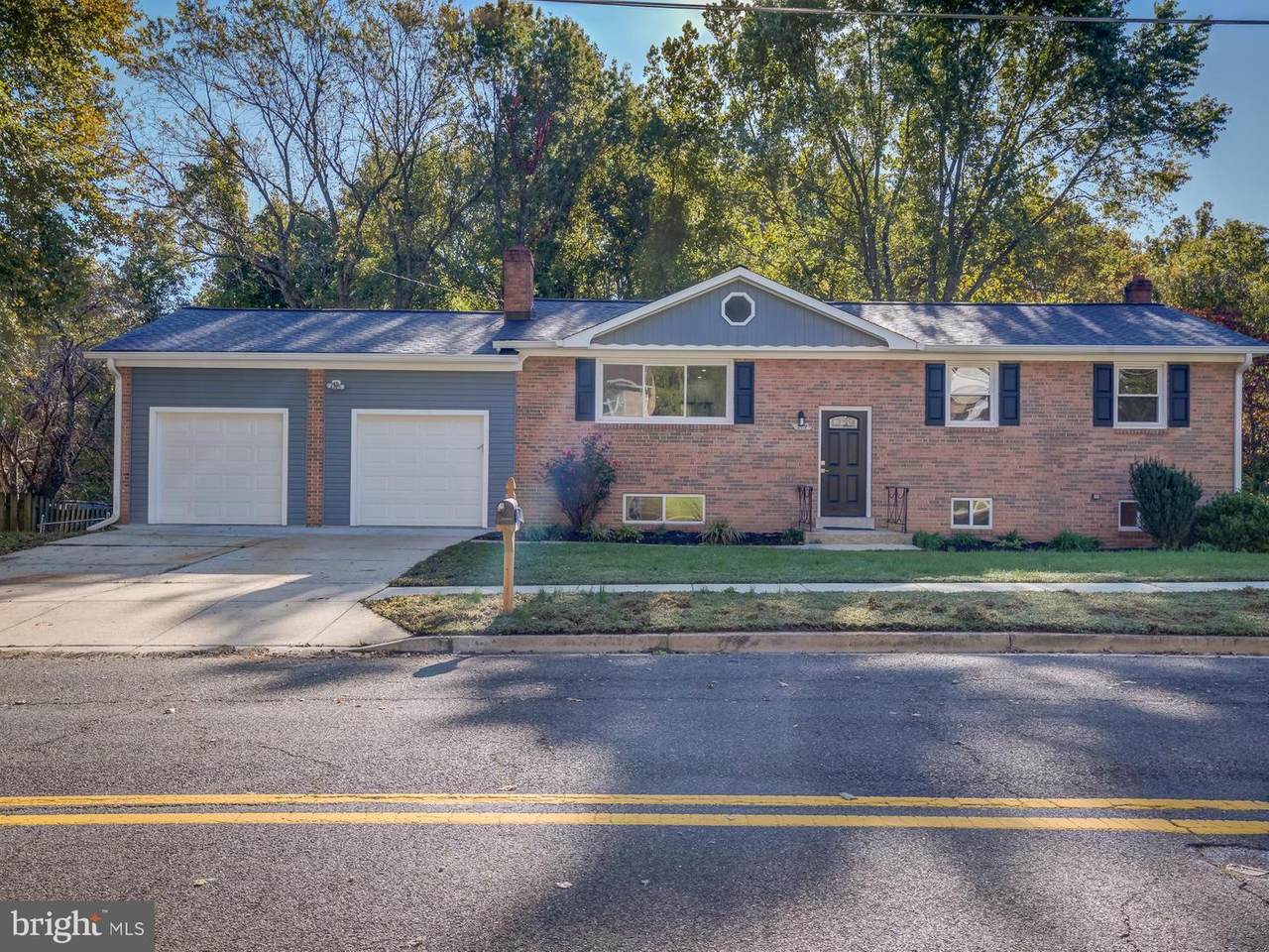2112 Trafalgar Drive - Photo 1