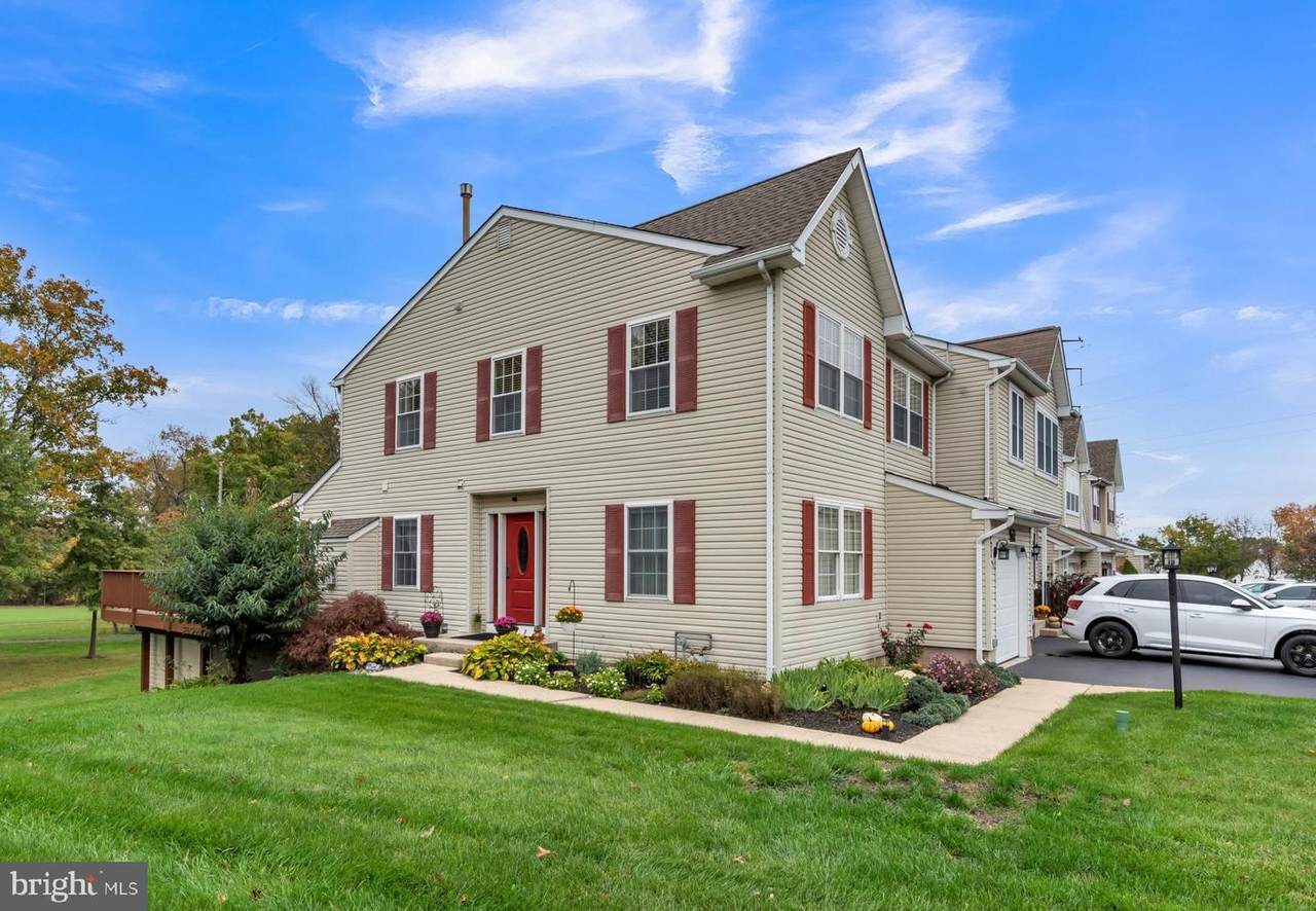 871 Evergreen Circle - Photo 1