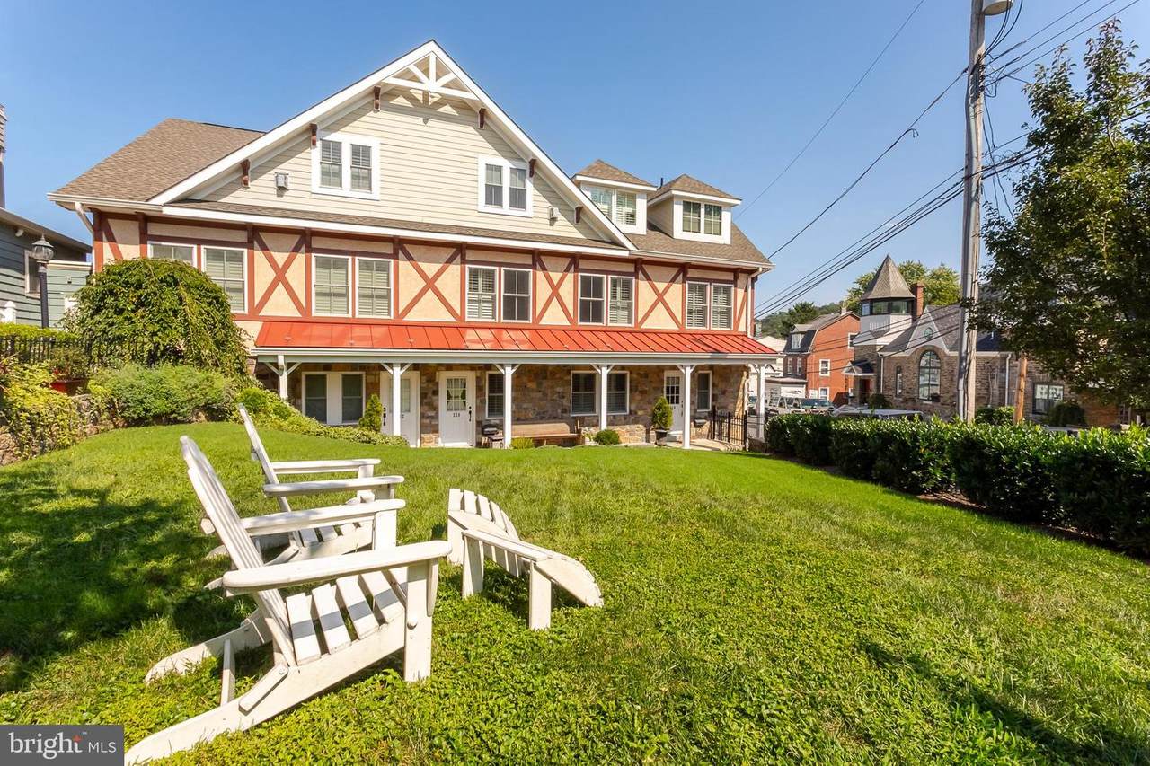 218 Ford Street - Photo 1