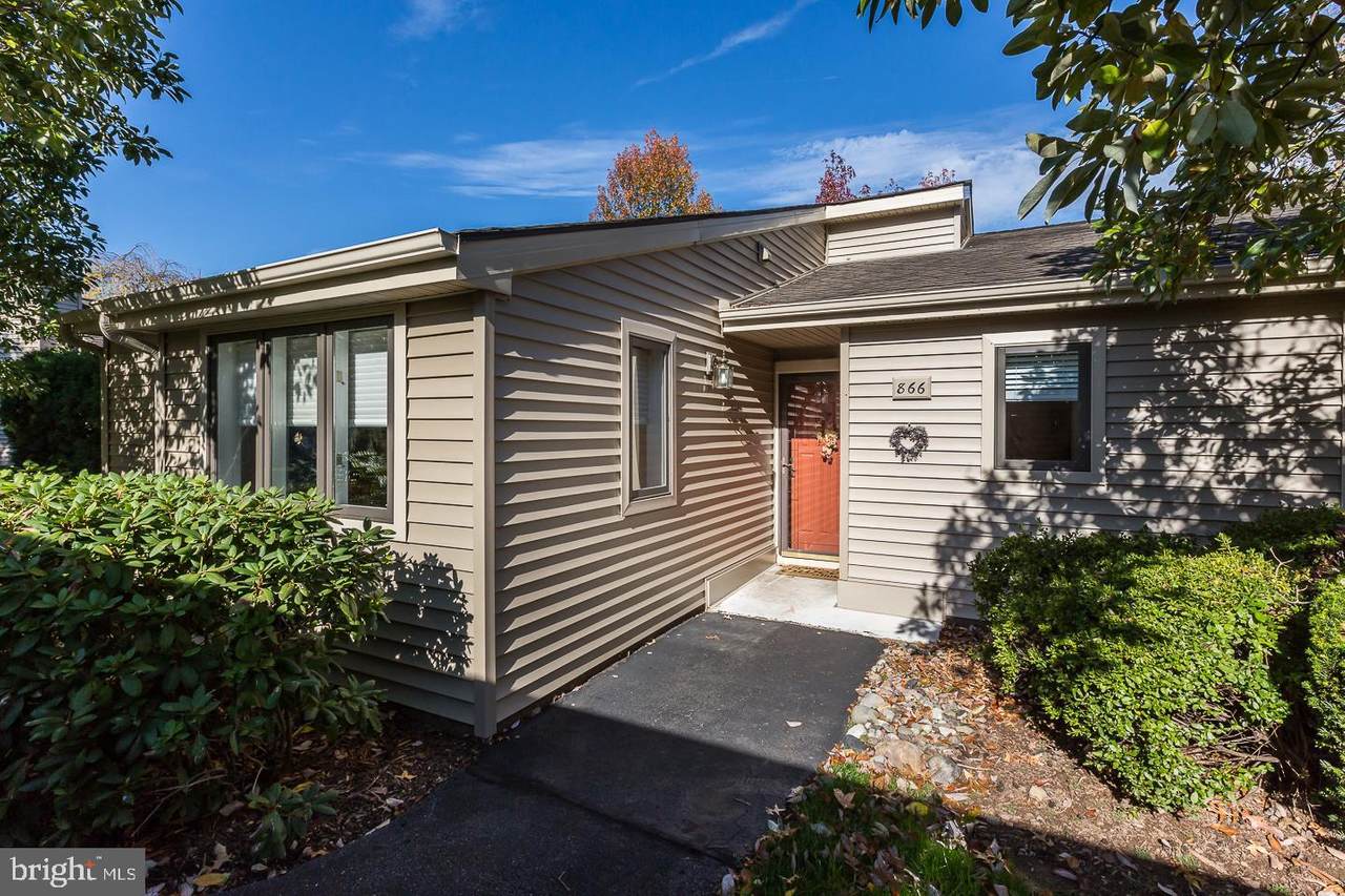 866 Jefferson Way - Photo 1