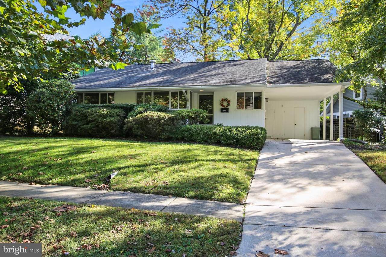 10111 Parkwood Terrace - Photo 1