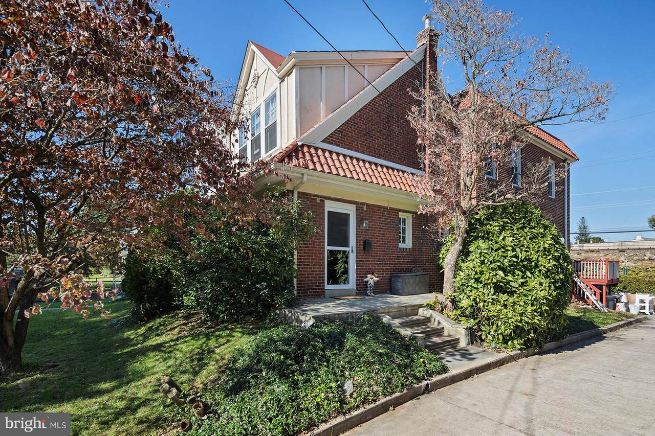 2471 Wynnefield Drive - Photo 1