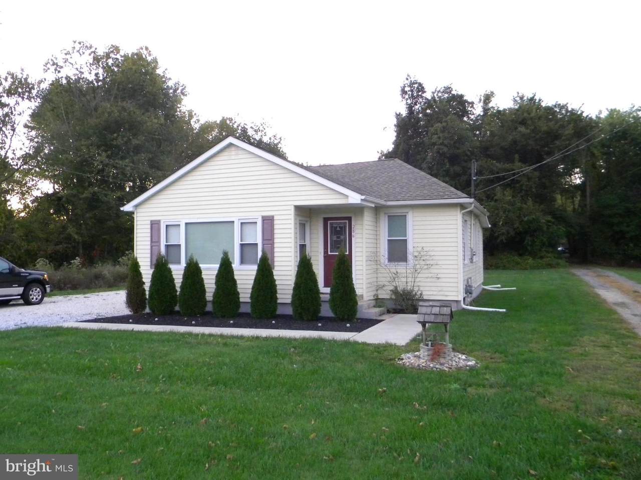286 Golfwood Avenue - Photo 1