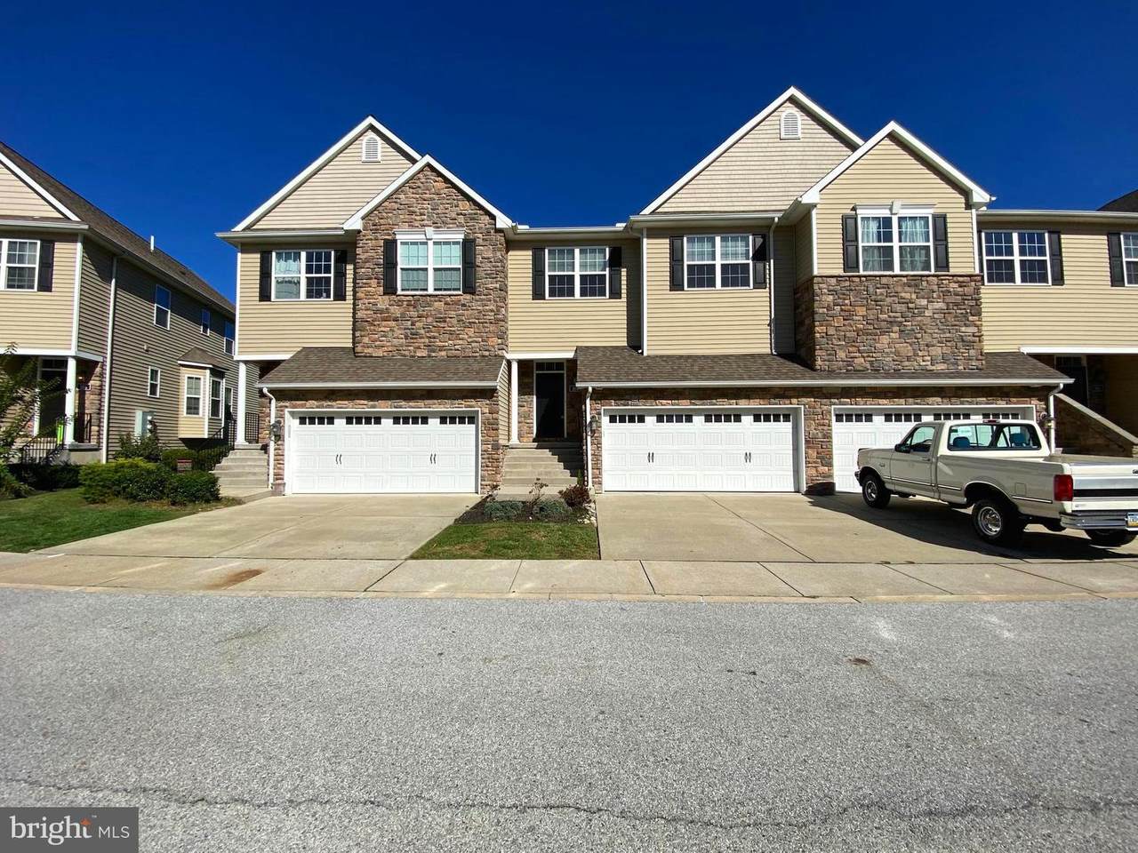 184 Race Street - Photo 1