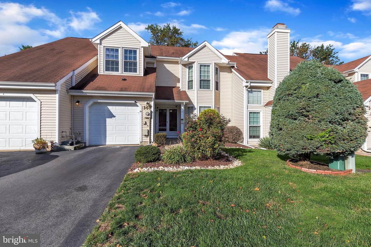 147 Primrose Lane - Photo 1
