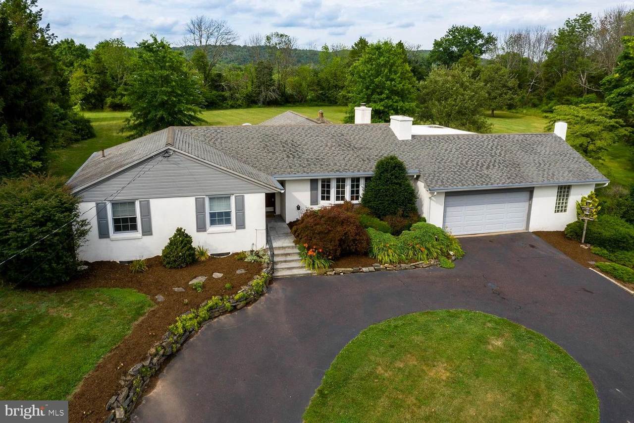 1604 Sanatoga Road - Photo 1