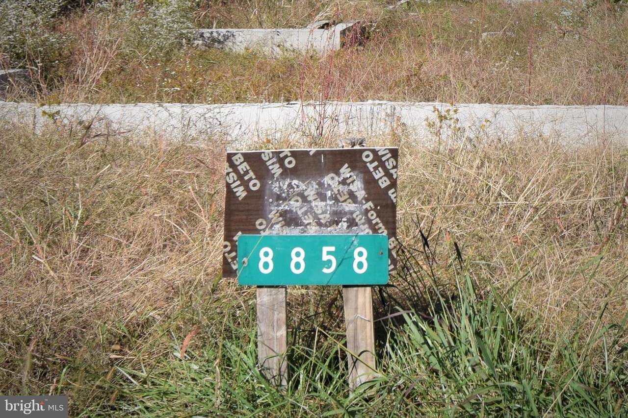 8858 Georgetown Road - Photo 1
