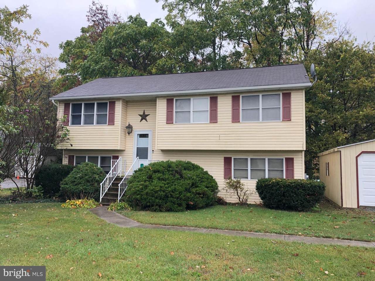 718 Range End Road - Photo 1